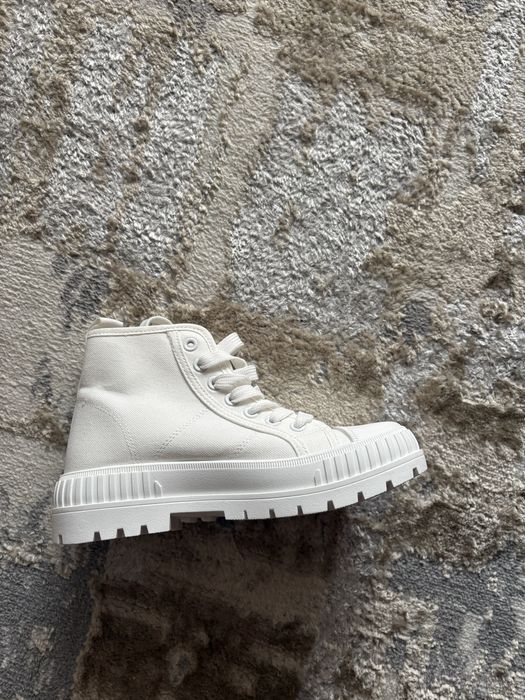 На весну кроссовки