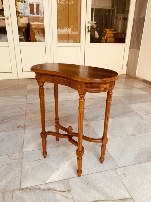 Антикварна едуардиянска бъбрековидна помощна маса – орех