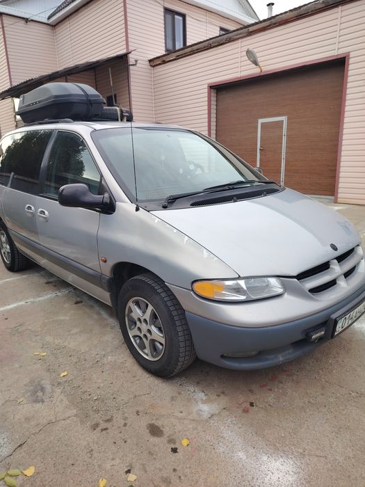 Продам крайслер вояджер 2000 миневен