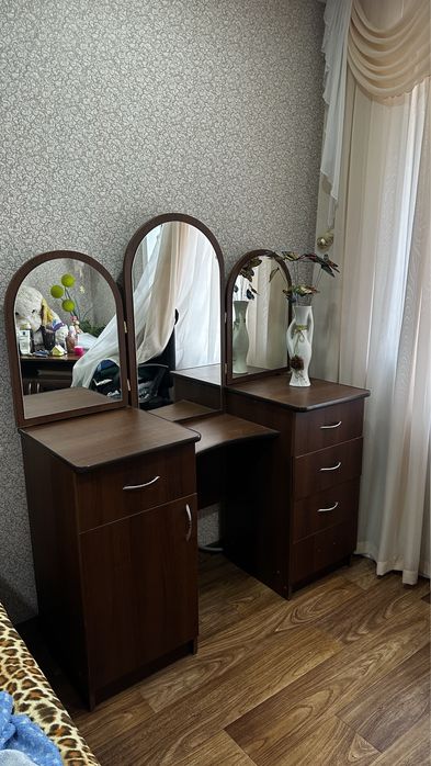 Трюмо с зеркалами