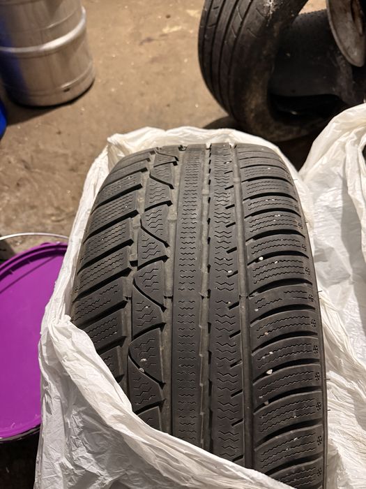 Vand cauciucuri iarna 235/45/R17