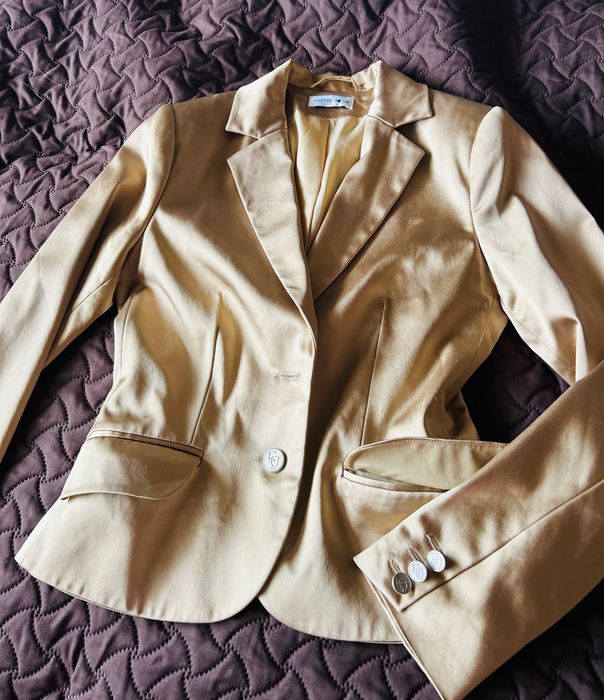 ВТАЛЕНО Сако/златист