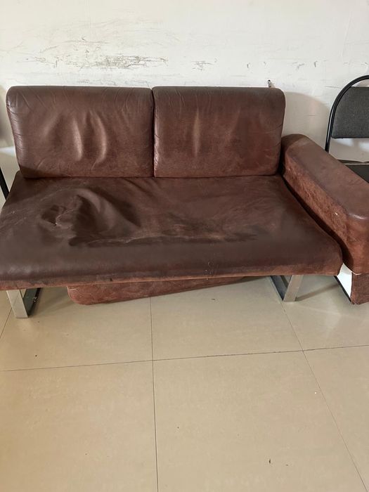 Диван в хорошем состоянии