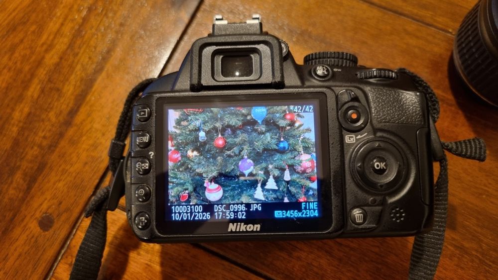 Nikon D3100 kit obiectiv 18-55mm si obiectiv 50-200 mm