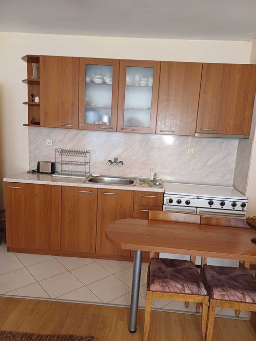 Дава се под наем Тристаен апартамент в Пловдив, Прослав - 75 кв.м за 357 € - Снимка #1