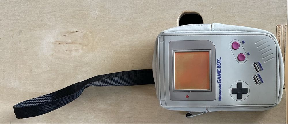 Borsetă Game Boy – Ediție Limitată – Design Retro Iconic
