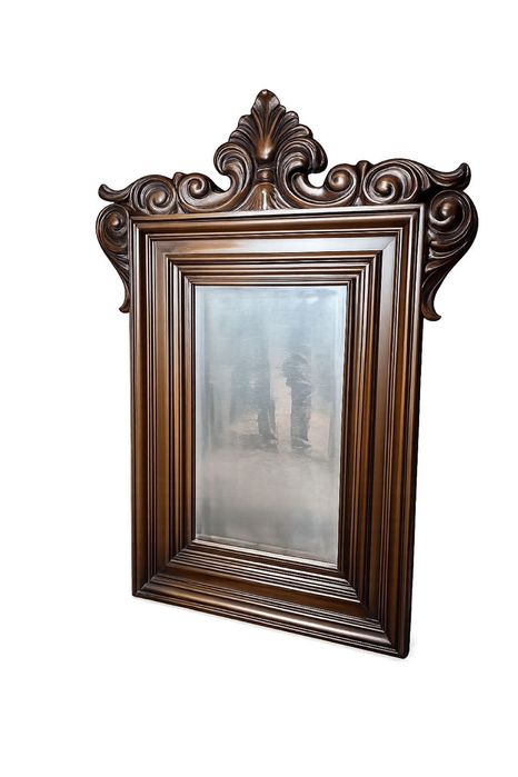Oglinda de perete fatetat neoclasic, realizata in lemn sculptat