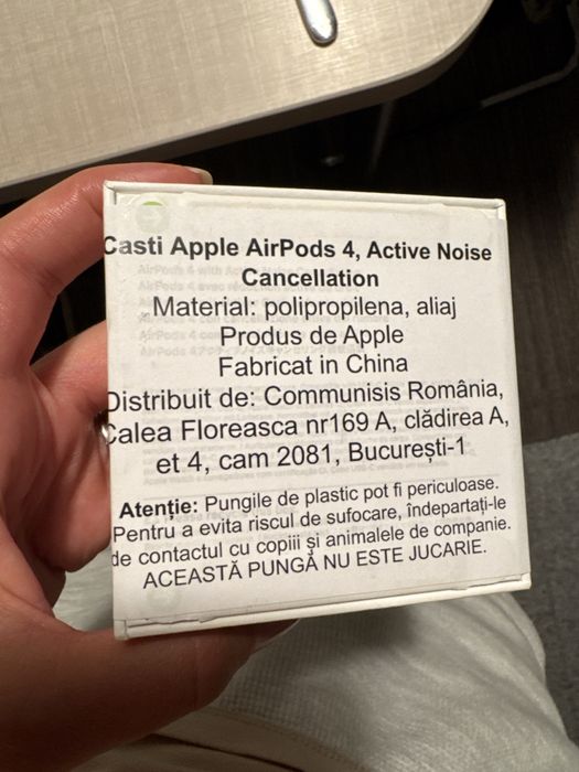 Apple AirPods 4 model 2026 cu Active Noise Cancellation - noi, sigilate, originale