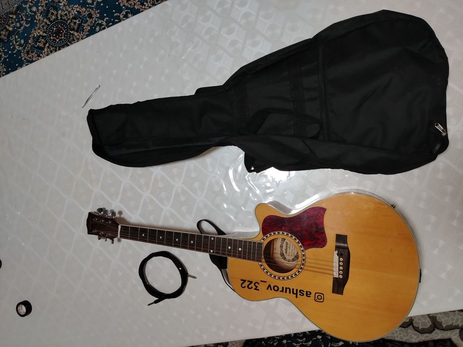 Gitara 40 Razmeri, telefon bo'lsa abmen qilaman