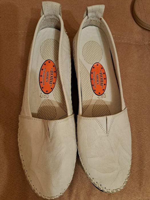 Дамски кожени обувки