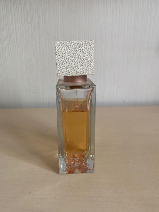 ROGUE LOVE by Rihanna