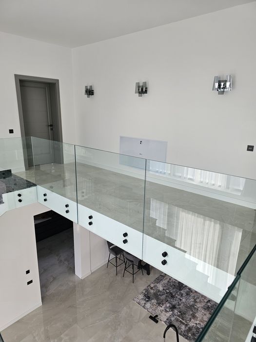Balustrade Sticlă Interior și Exterior