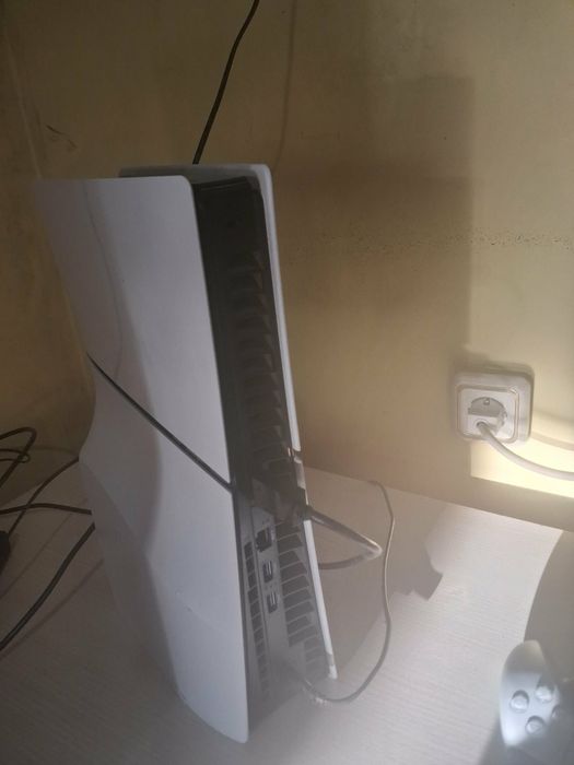 Продавам Playstation 5