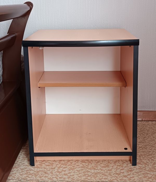 Продам СРОЧНО! тумбочки недорого