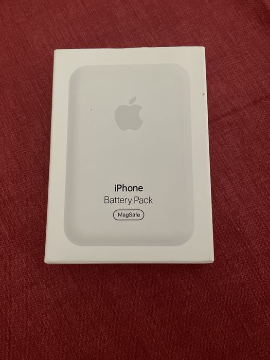 baterie externa apple vand urgent specific compatibila cu iphone 11 normal si 12 normal