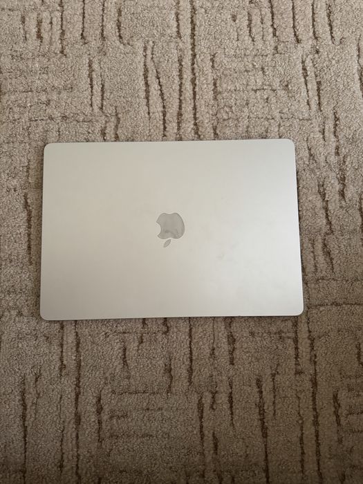 MacBook Air 15" M2 (2023) | 8GB / 256GB SSD | 93% Батерия | Отлично състояние