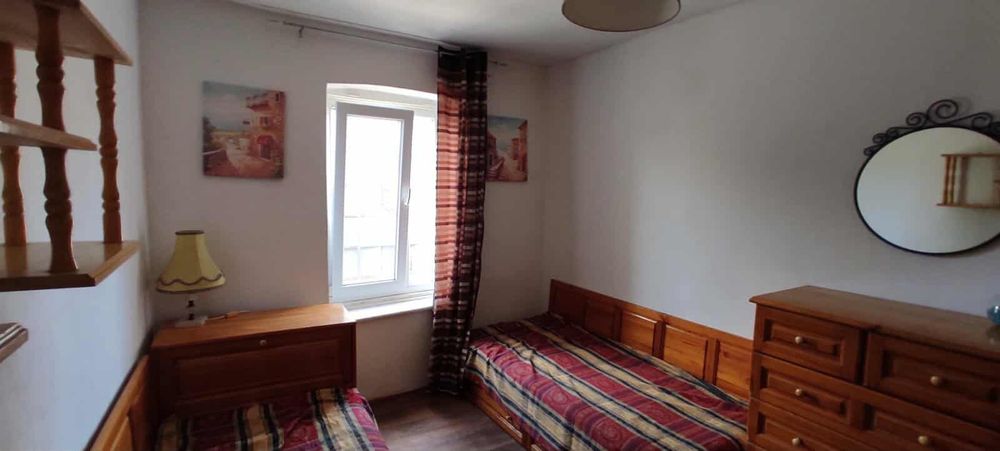 Продавам етаж от реновирана къща ж.п.гара