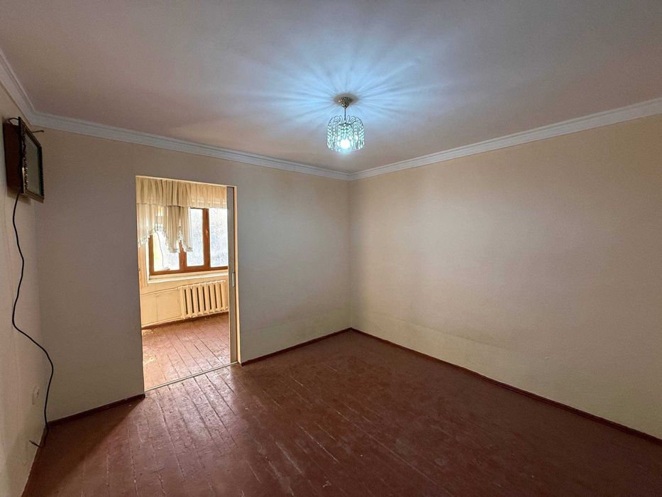 СРОЧНО !! Продается квартира в Яшнабаде 2/2/4 ( 20 кв/м ) Авиасозлар 3