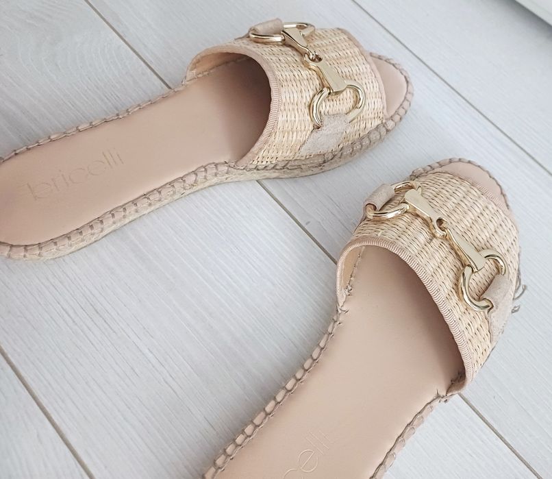 Papuci eleganți vacanță Fericelli piele rafie