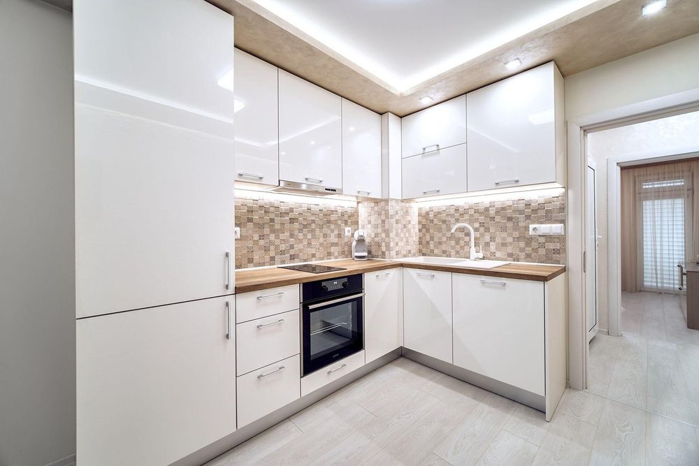 Дава се под наем Двустаен апартамент в Варна, Център - 65 кв.м за 800 € - Снимка #3