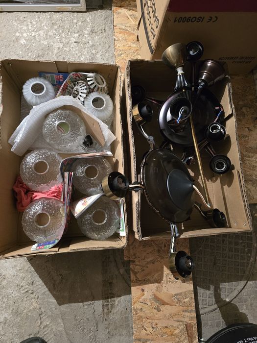 Lustre 2 bucăți vechi 400 lei