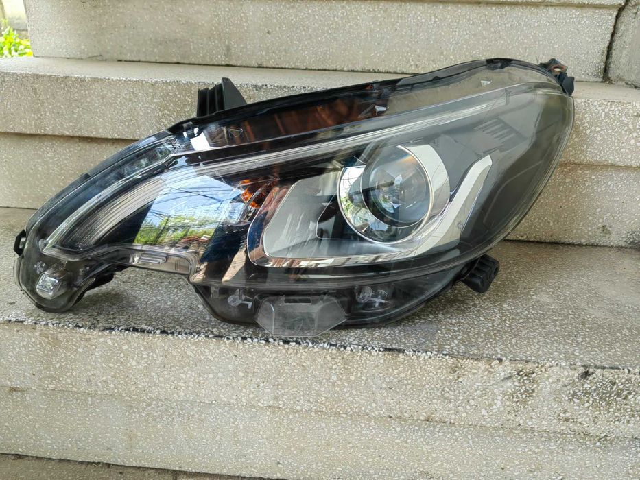 Фар Peugeot 108 ляв LED/Фар пежо 108 LED/Фар Pejo 108