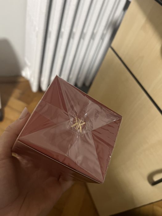 Parfum Baccarat sigilat