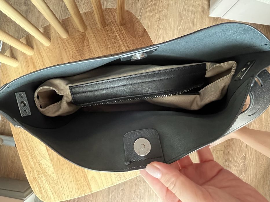 кожаная черная сумка