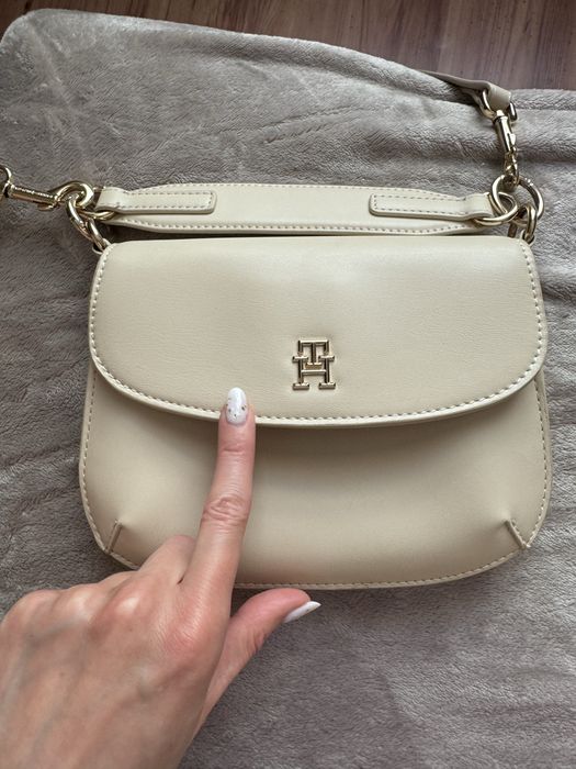 Дамска чанта tommy hilfiger