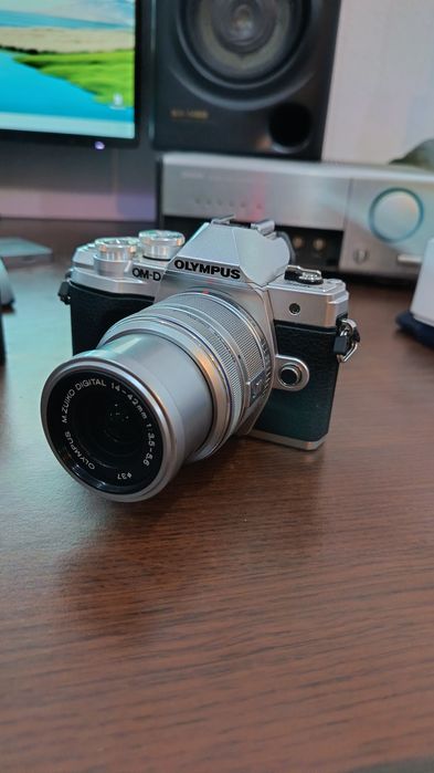 Aparat foto mirrorless Olympus M10 mark 3 impecabil