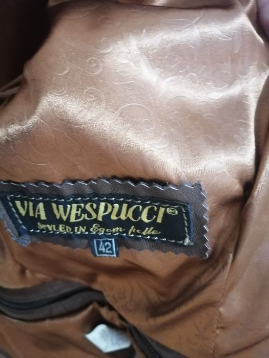 Кожаная куртка 42-44 р