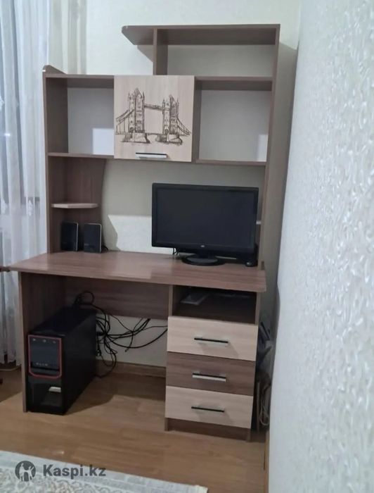 Шкайф и комьютерный стол