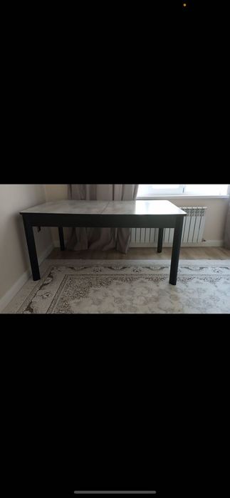 стол квадратный новый