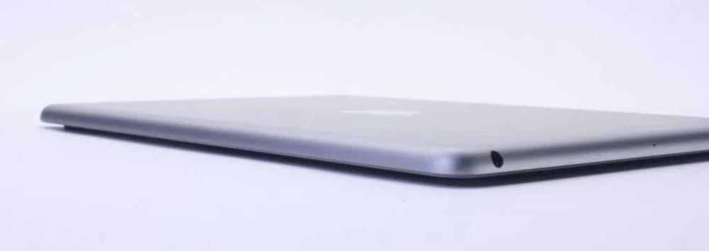 Apple iPad 6 (6-то поколение) 32GB 9.7-инчов Retina дисплей A1893