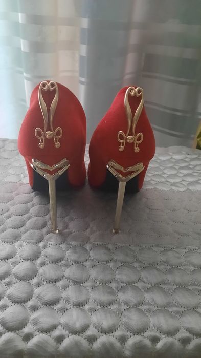 Туфли на шпильке