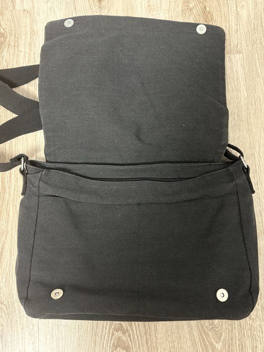 Черная почтальонка