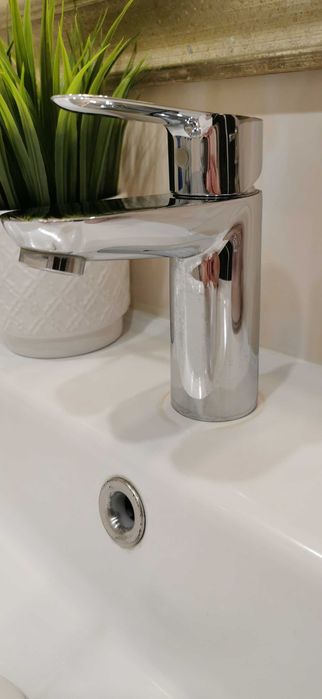 Chiuveta Arthema Vela CeraStyle cu baterie Grohe