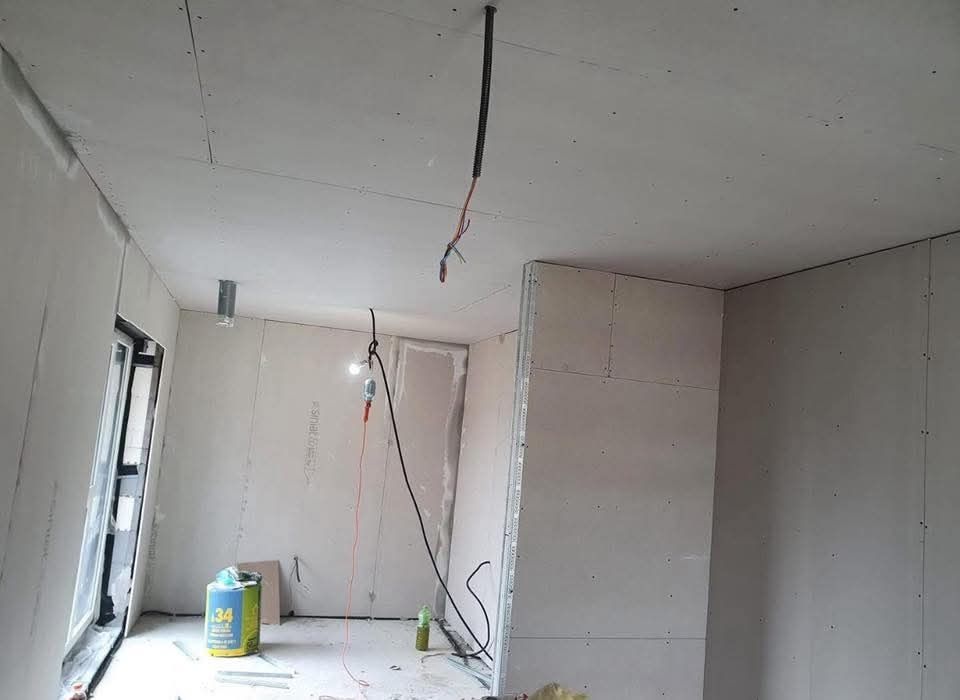 Vand case din structura metalica 9 x 9m