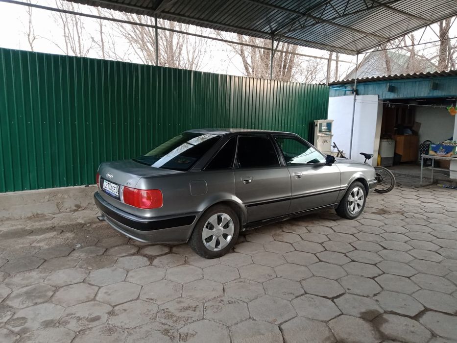 Продаю Audi B4..