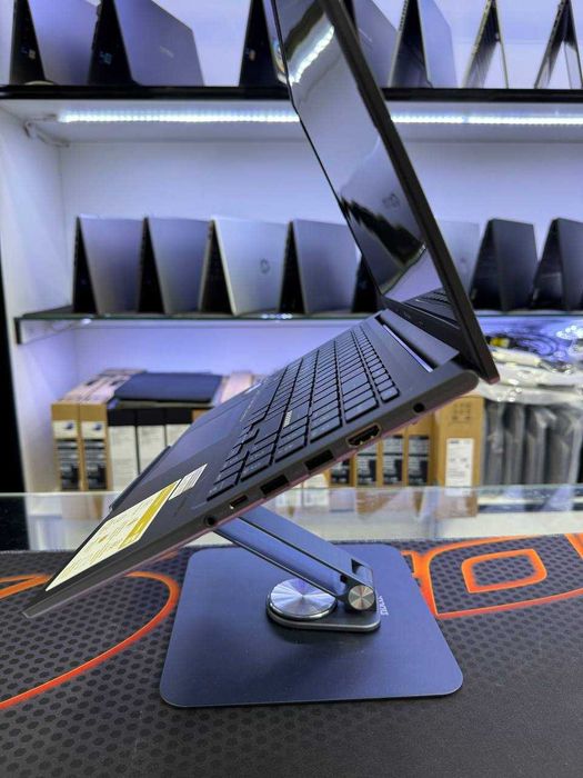 Asus VivoBook 15 OLED/i7-1255U/16GB/512GB SSD/15.6" OLED