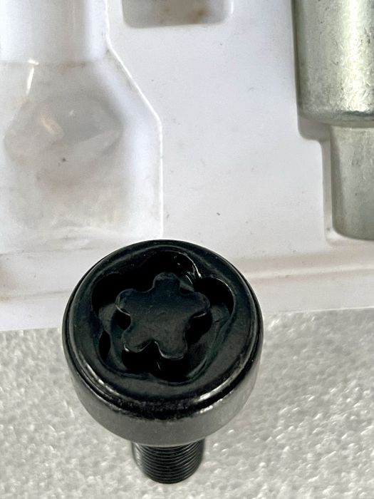 Секретные болты (гайки) BMW E34 E38 E38 E36 E46 БМВ е34 е39 е38 е36