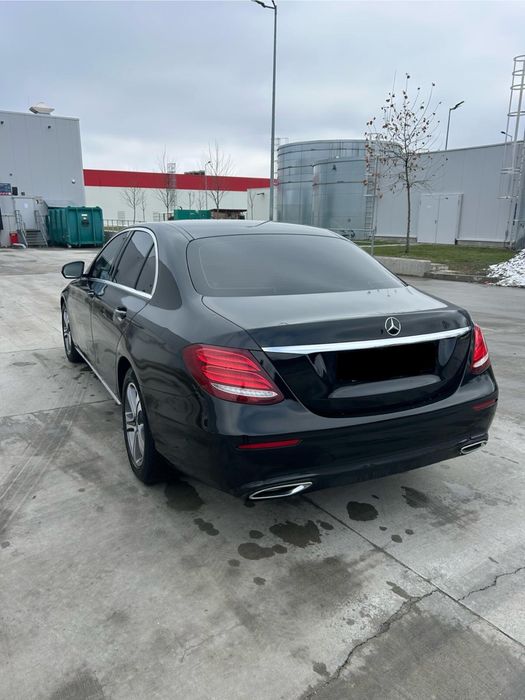 Mercedes Benz E220, Automat, Bord digital