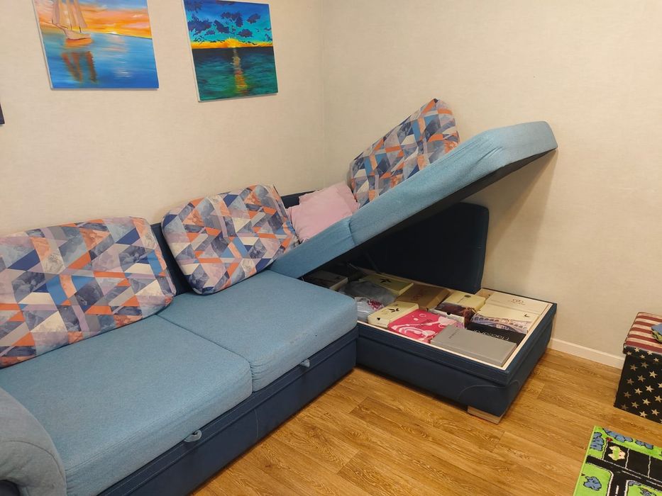 Срочно продам диван