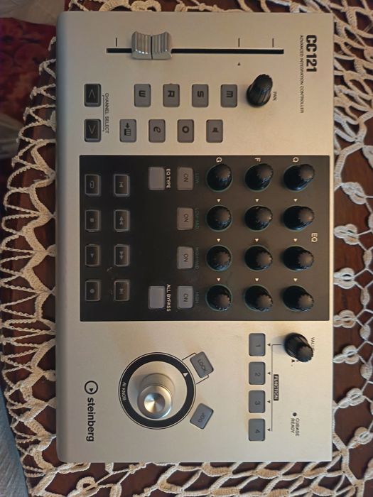 Controller Steinberg Cubase CC 121