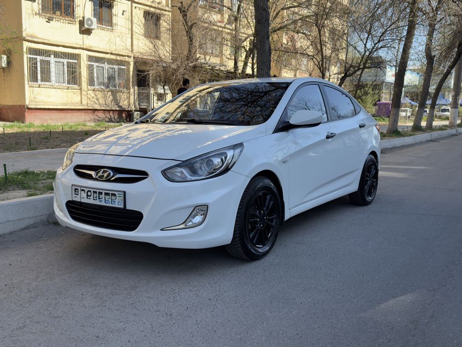 Hyundai accent 2012 года