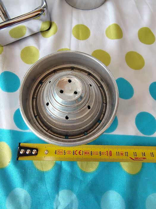 Storcător de fructe tip pârghie