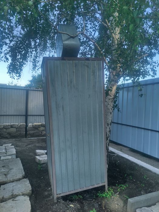 Дачный душ, ворота распашные
