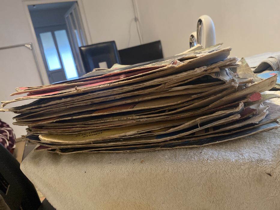 vînd discuri vechi de muzica populara