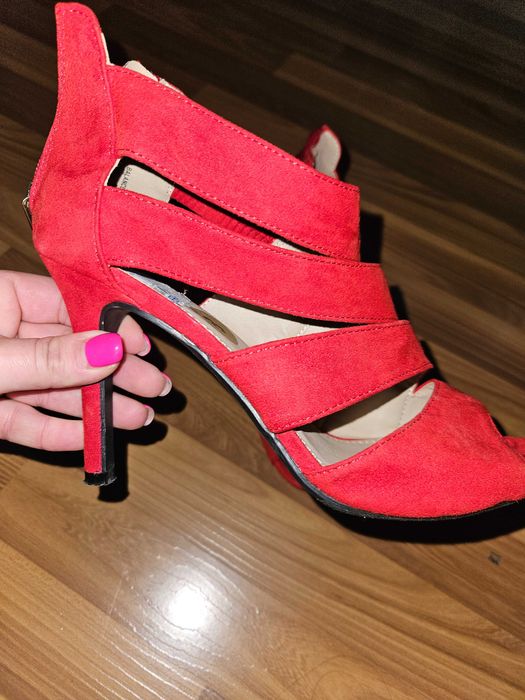 Сандали на Ток 38 номер