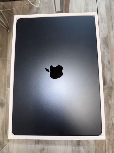 НА 5 ЦИКЪЛА MacBook Air M5 16GB memory, 512GB storage